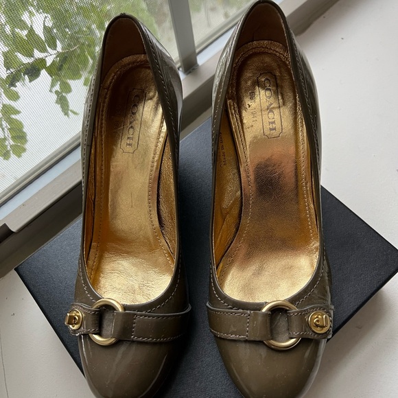 Coach interlock patent leather pumps - 8.5 - Picture 2 of 6